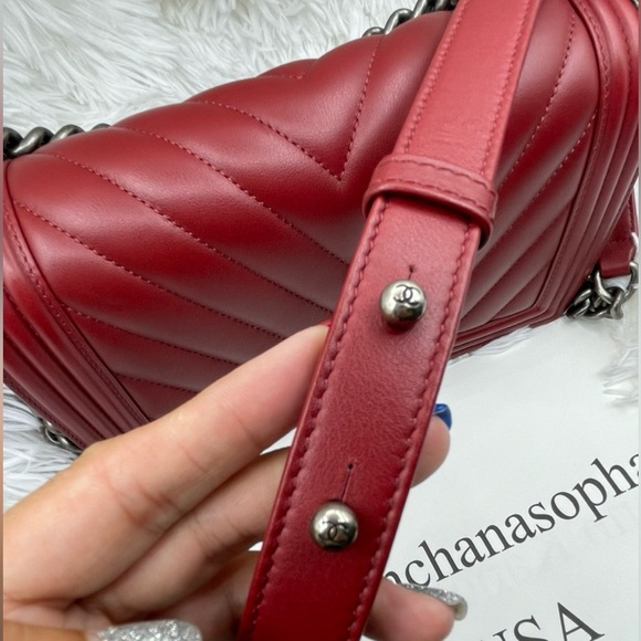 Chanel Boy Chevron Medium - Picture 11 of 12